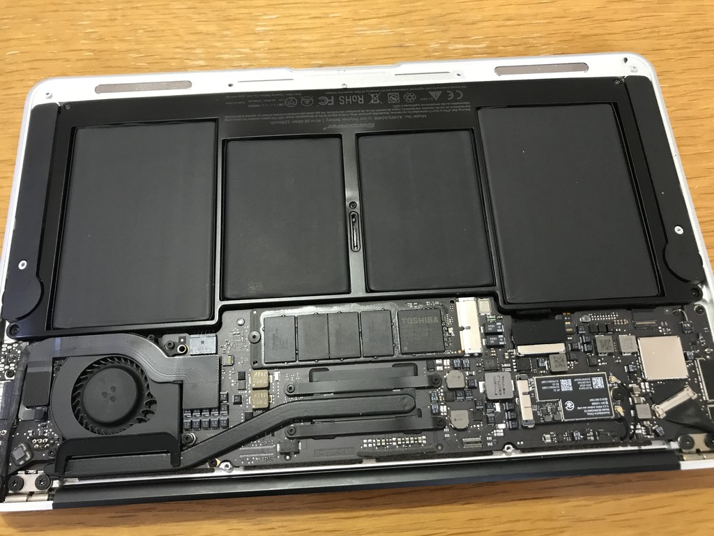 Macbook air 11 mid 2013 のバッテリーを交換してみました． | hyt 